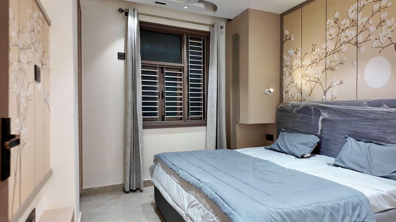 Ready to Move 4 BHK Flat on Gurudwara Road, Mohan Garden, Delhi Near Nawada