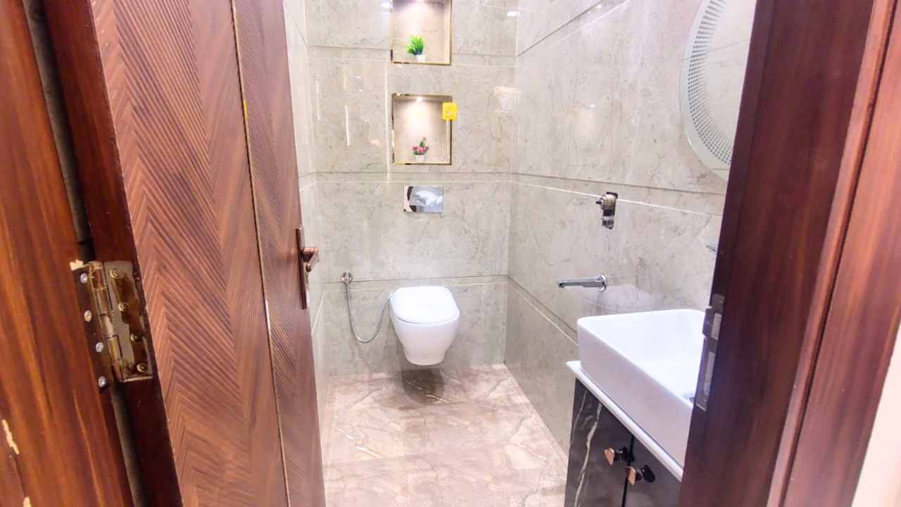 Ready to Move 3BHK Flat for Sale in Mansa Ram Park Dwarka Mor Near Metro