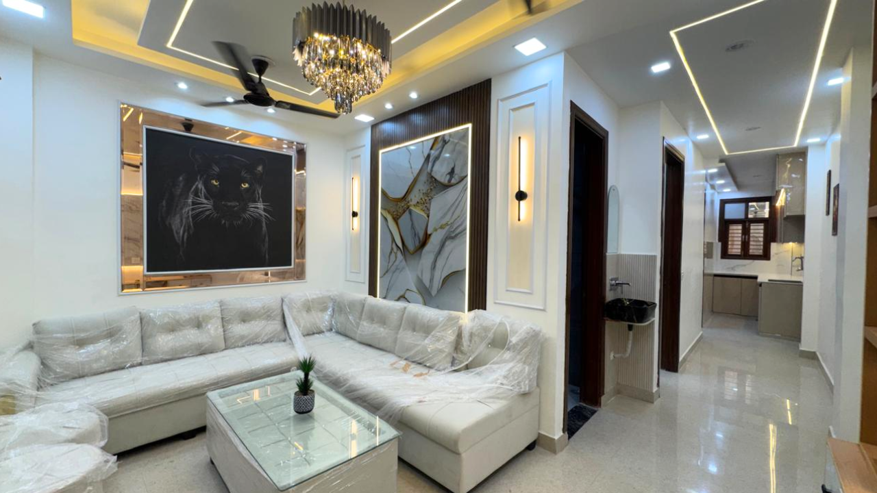 Premium 2BHK Flat in Dwarka Mor, Delhi | Lift & Parking