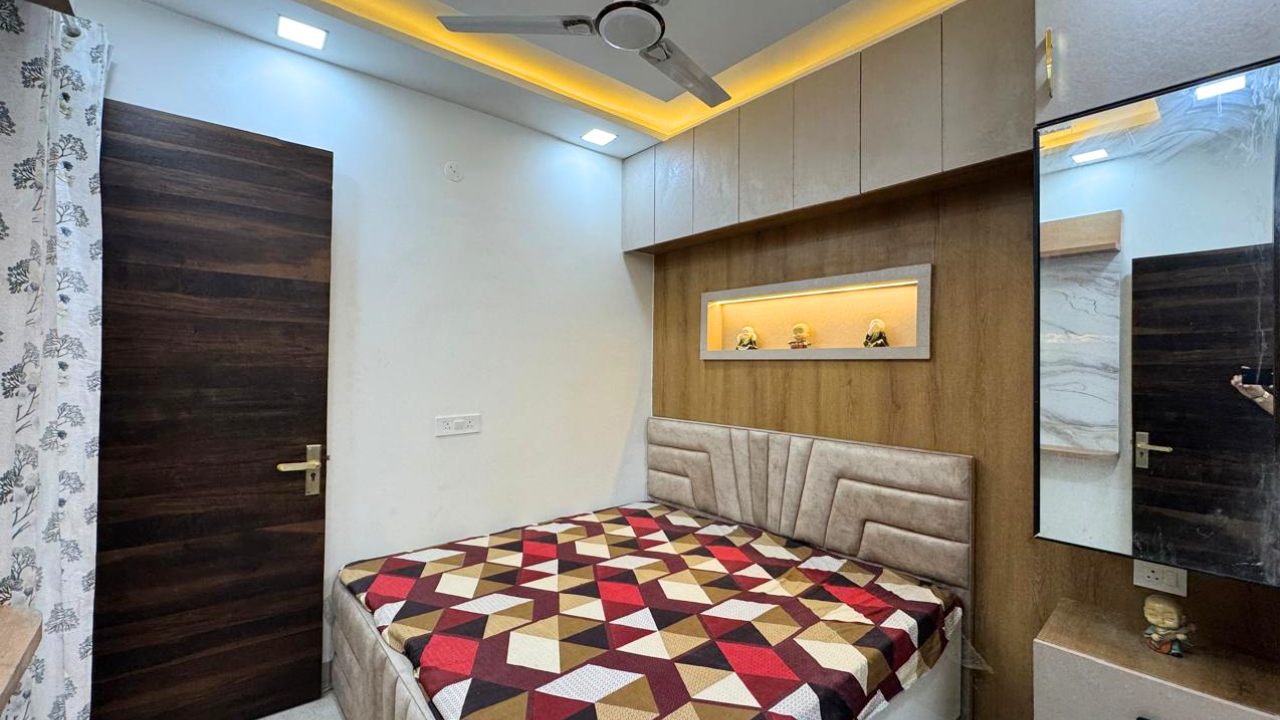 Premium 2BHK Flat in Dwarka Mor, Delhi | Lift & Parking