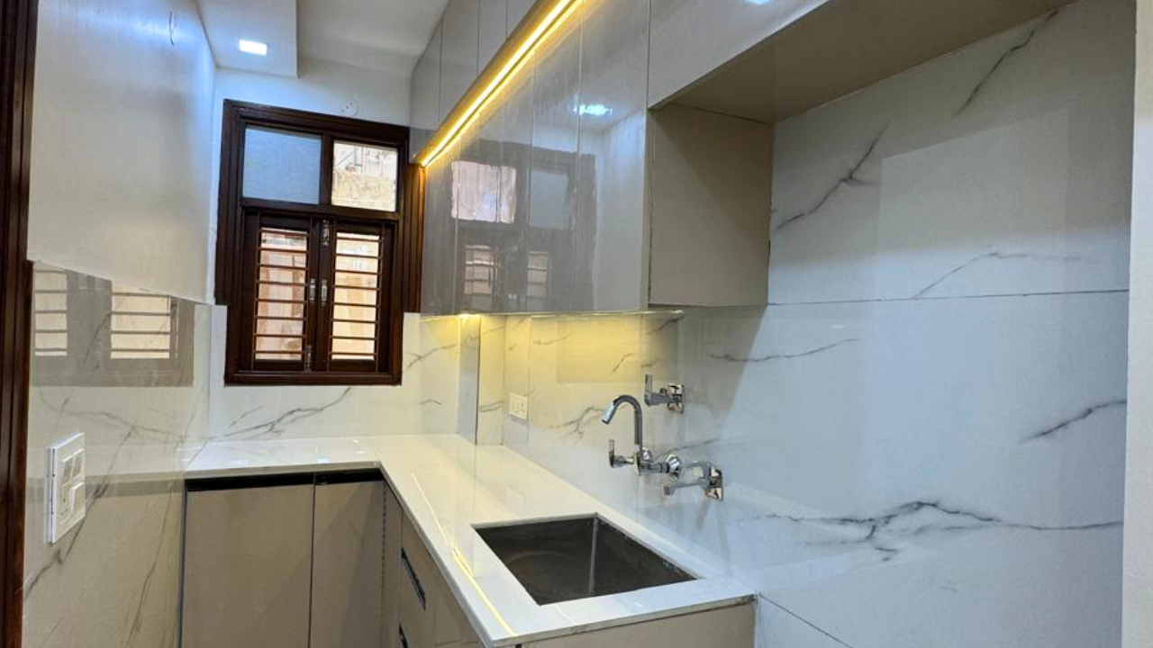 Premium 2BHK Flat in Dwarka Mor, Delhi | Lift & Parking