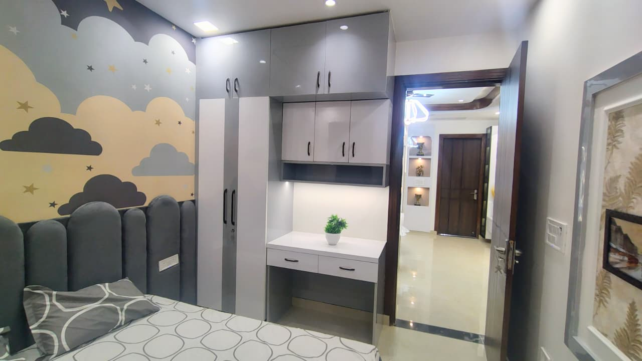 Spacious 3 BHK Independent Floor in Laxmi Vihar | Dwarka Mor Delhi