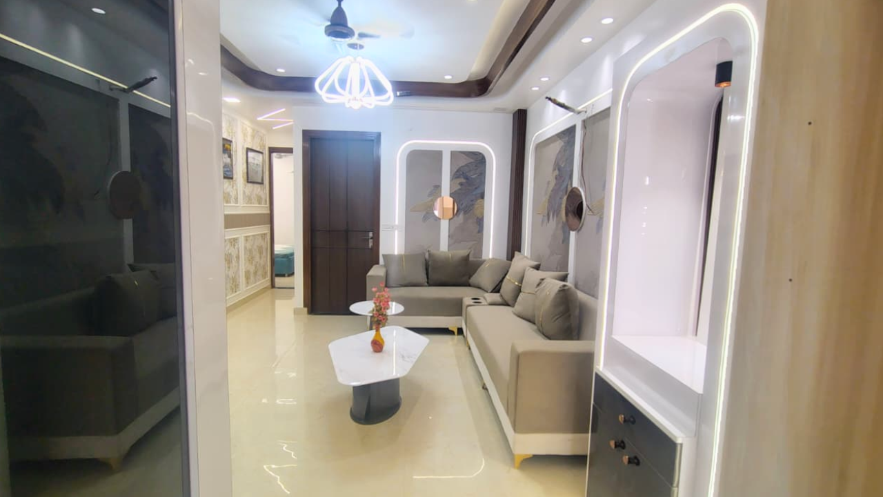 Spacious 3 BHK Independent Floor in Laxmi Vihar | Dwarka Mor Delhi
