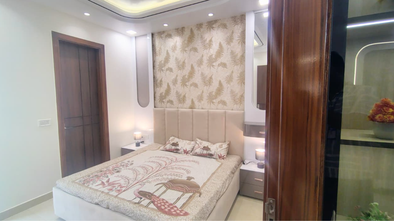 Spacious 3 BHK Independent Floor in Laxmi Vihar | Dwarka Mor Delhi