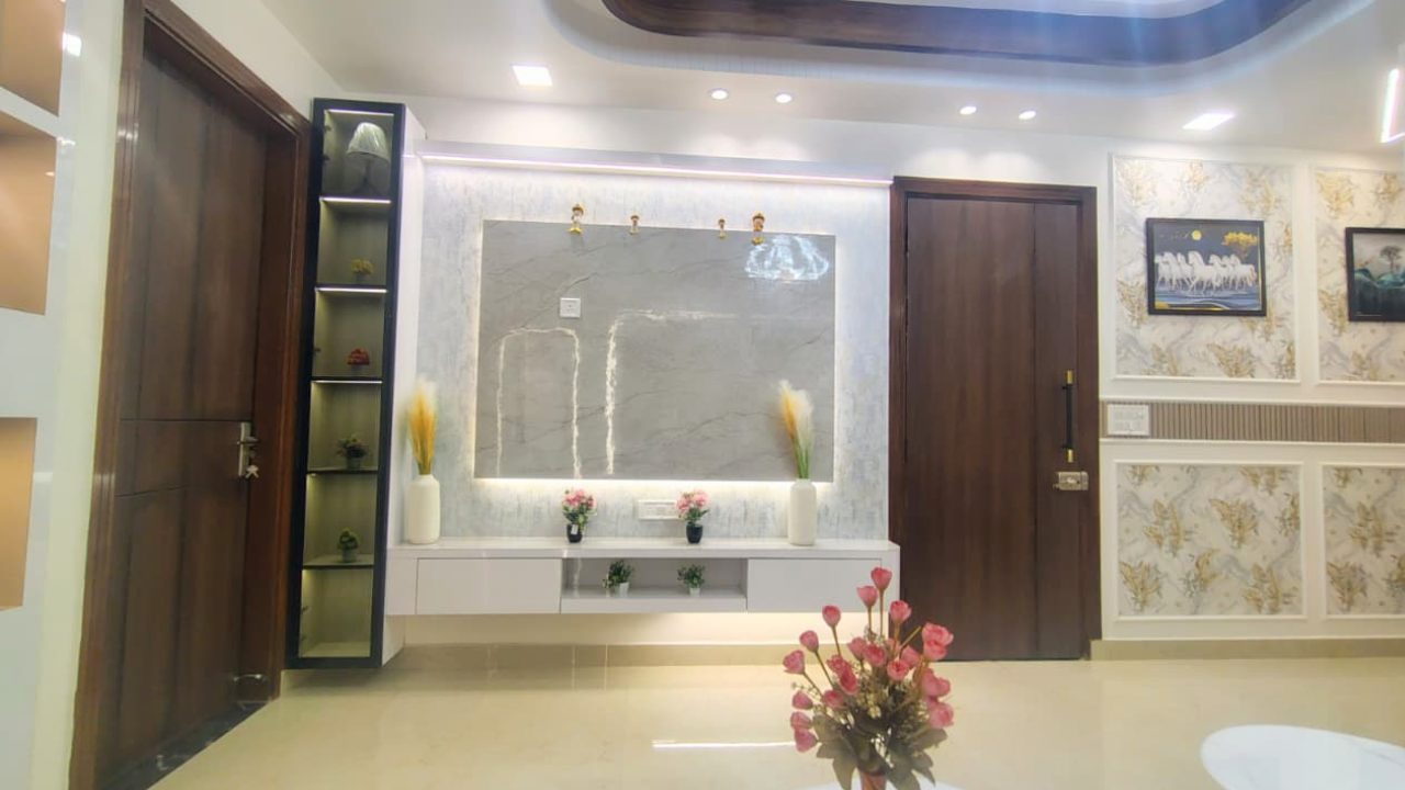 Spacious 3 BHK Independent Floor in Laxmi Vihar | Dwarka Mor Delhi
