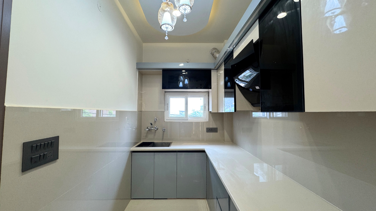 L-Type 3BHK Flat Near Nangli Metro | Modern Home in Niranjan Park