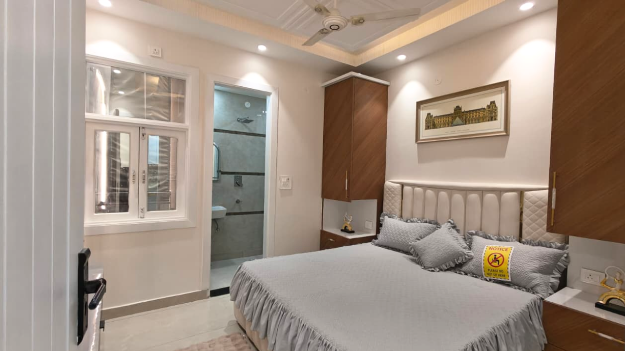 2BHK Newly Constructed Floor for Sale in Rama Park, Mohan Garden | Lift & Car Parking