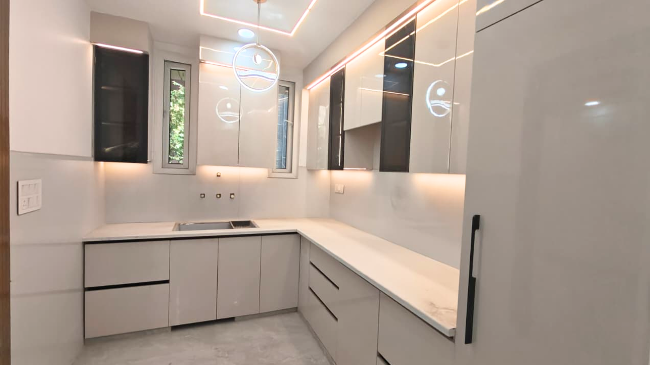 Ready to Move 3 BHK Flat in Nawada, Delhi | Premium Builder Floor