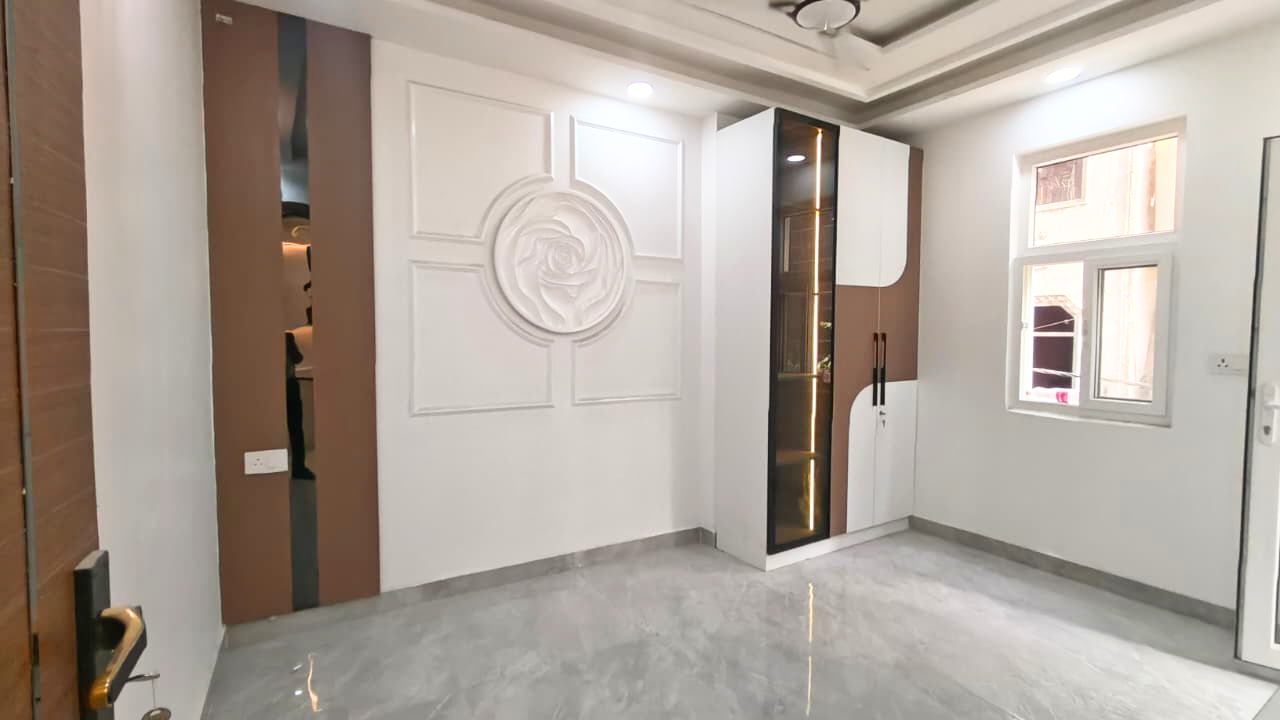 Ready to Move 3 BHK Flat in Nawada, Delhi | Premium Builder Floor