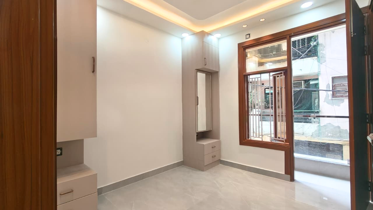 Looking to Buy a 2BHK Flat Near Nawada Metro Station?