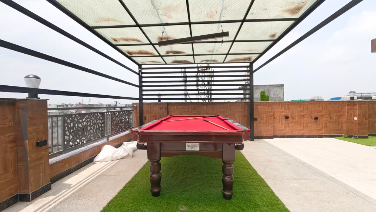 Luxury Front Side 3 BHK Flat with Common Roof Terrace in Nawada, Delhi