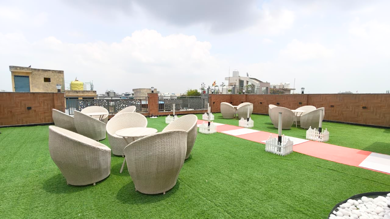 Luxury Front Side 3 BHK Flat with Common Roof Terrace in Nawada, Delhi