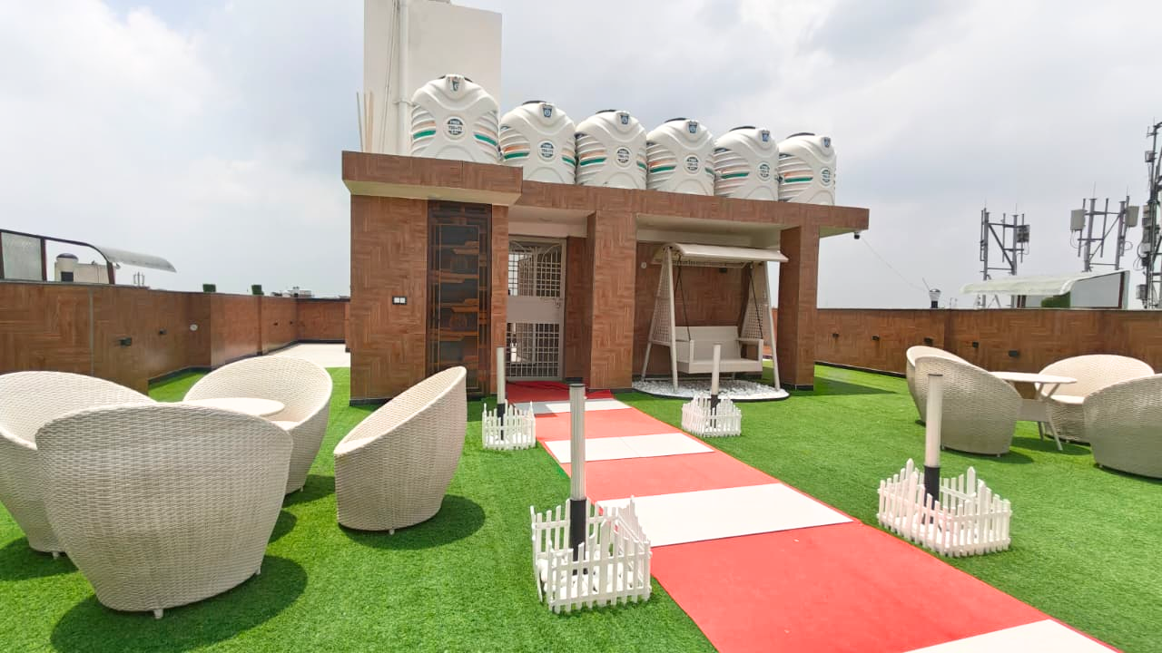 Luxury Front Side 3 BHK Flat with Common Roof Terrace in Nawada, Delhi