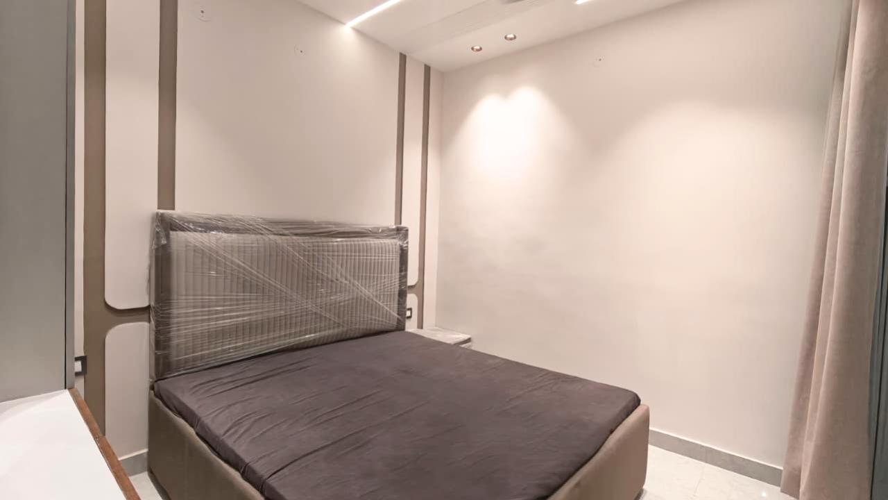 Affordable 1 BHK Flat in Parshuram Chowk Mohan Garden Delhi | Lift & Car Parking Available
