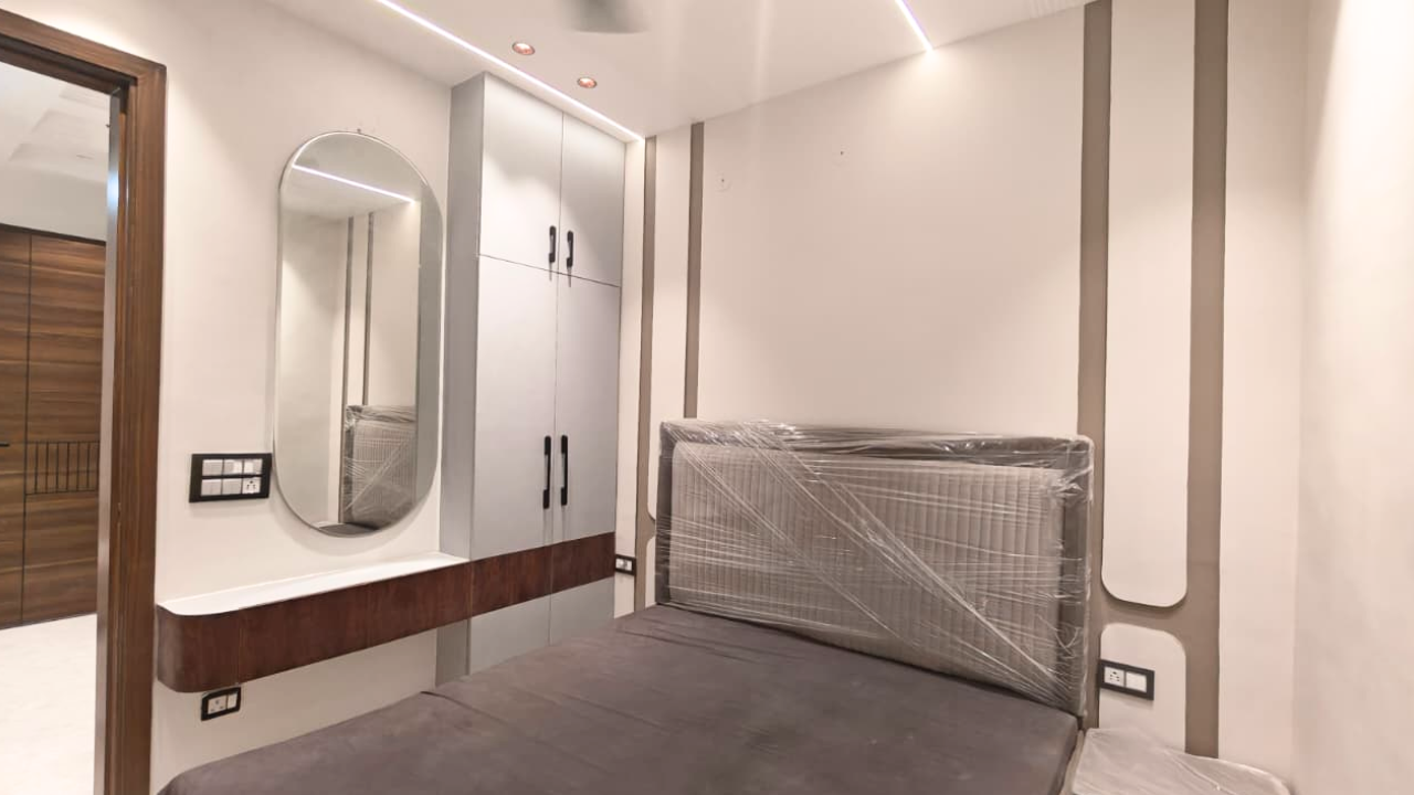 Affordable 1 BHK Flat in Parshuram Chowk Mohan Garden Delhi | Lift & Car Parking Available