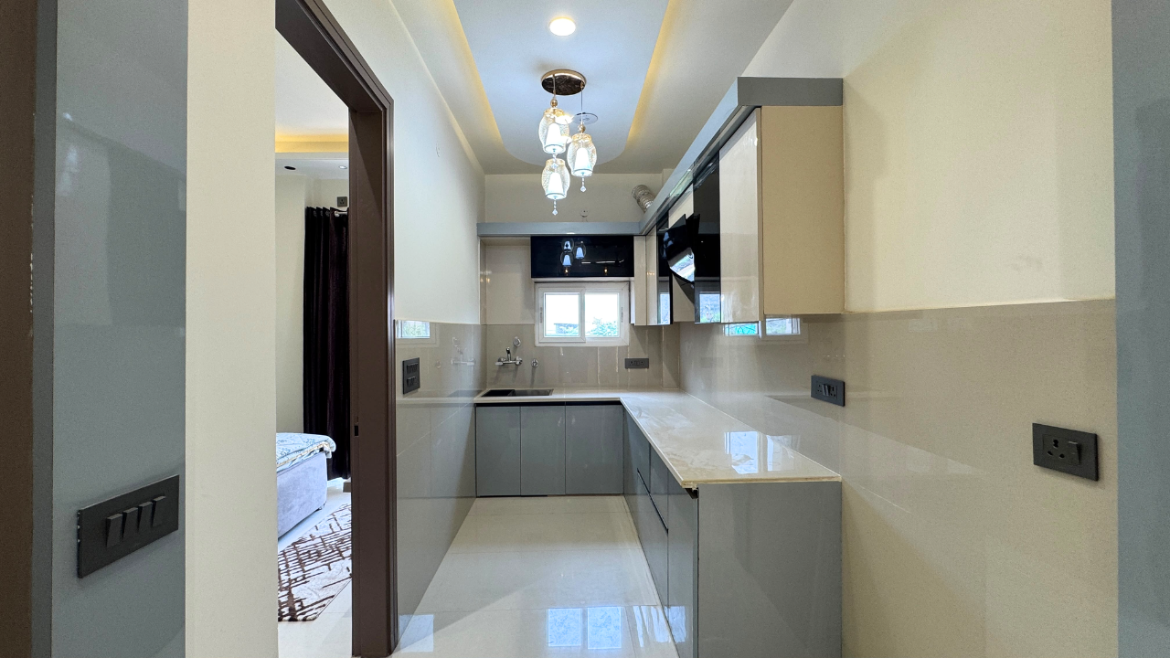 L-Type 3BHK Flat Near Nangli Metro | Modern Home in Niranjan Park