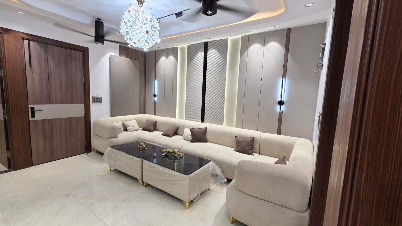 Newly Constructed 3 BHK Flat in Dwarka Mor | Semi-Furnished