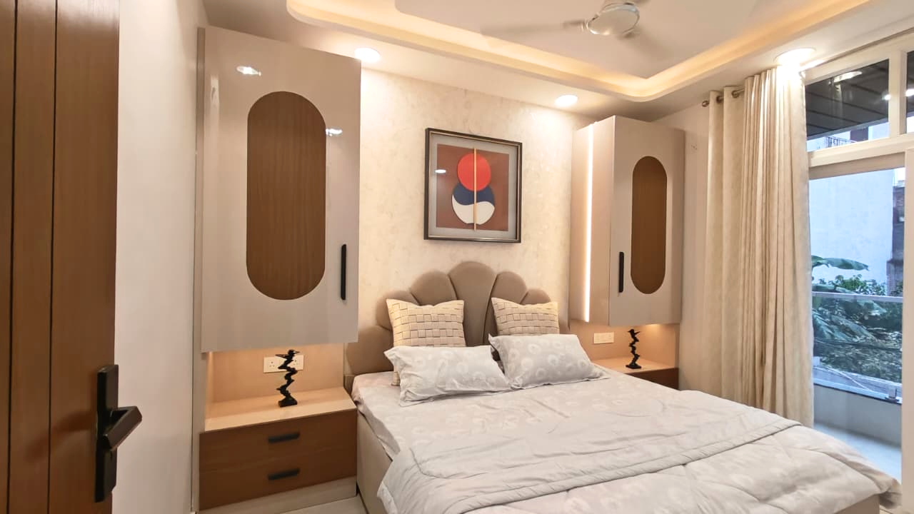 Luxury Front-Side 4 BHK Flat in Mohan Garden Near Nawada Metro