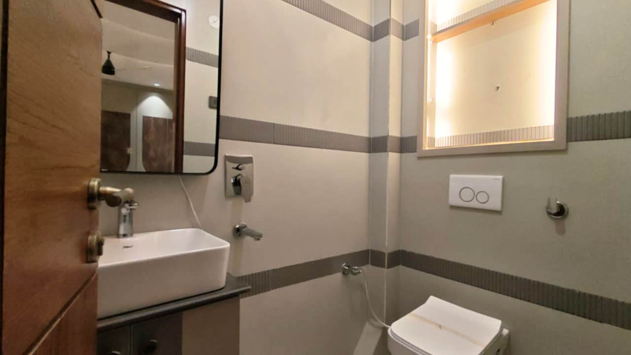 4 BHK Luxurious Flat in Ranaji Enclave, Delhi | Spacious Flats in New Delhi