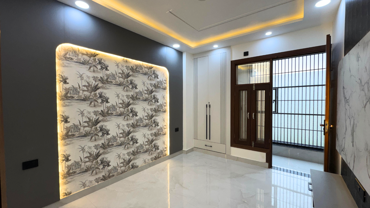 Spacious 3BHK Flat in Sainik Nagar Near Nawada Metro | Two Side Open Property