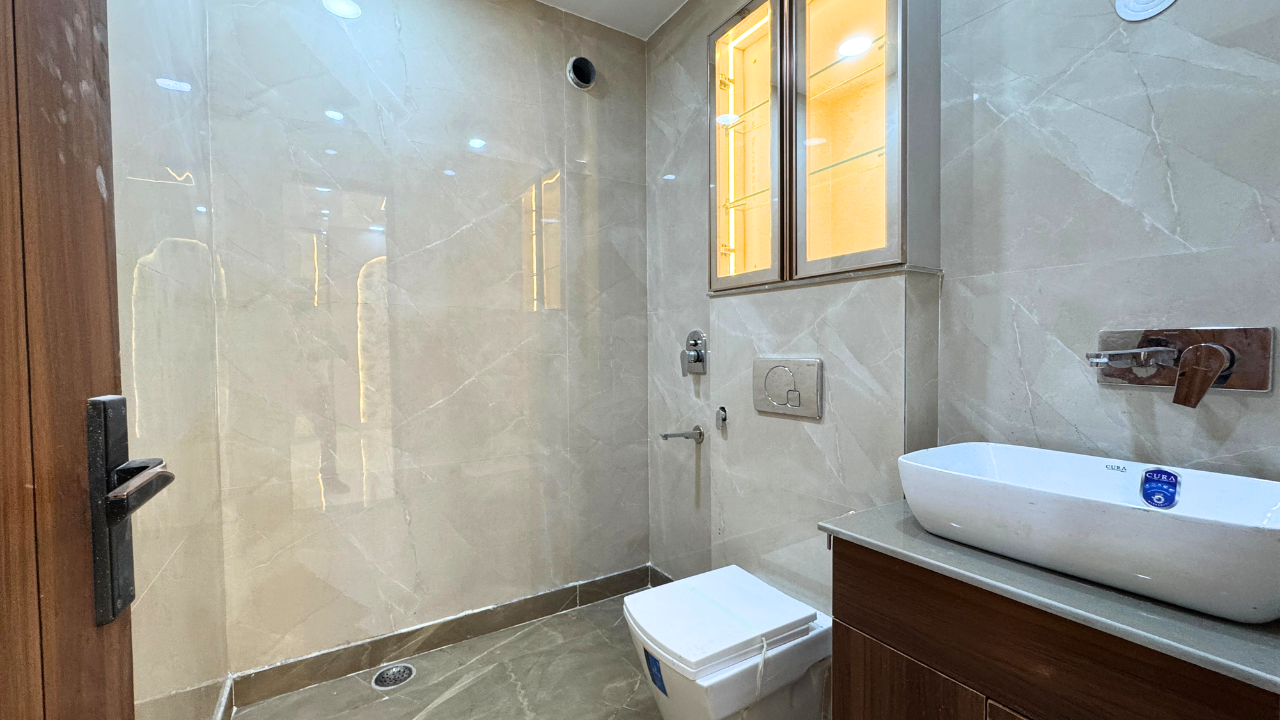Spacious 3BHK Flat in Sainik Nagar Near Nawada Metro | Two Side Open Property