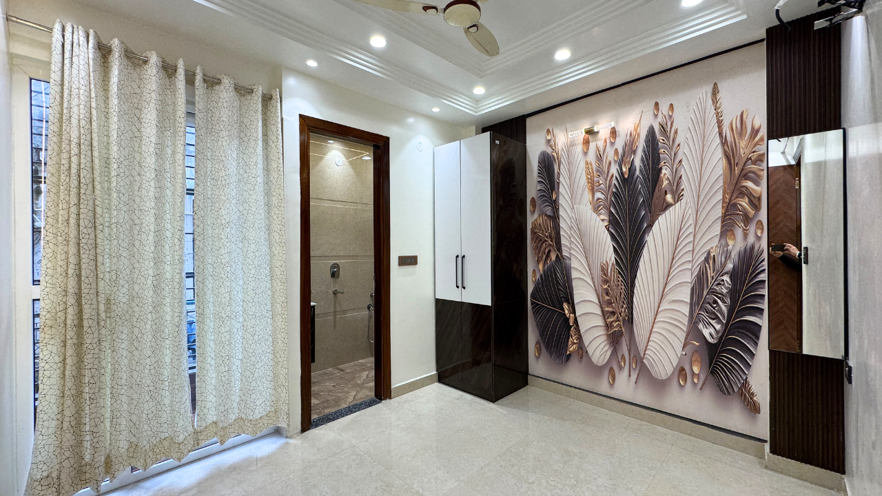3 BHK Flat in Mansa Ram Park Near Dwarka Mor Metro