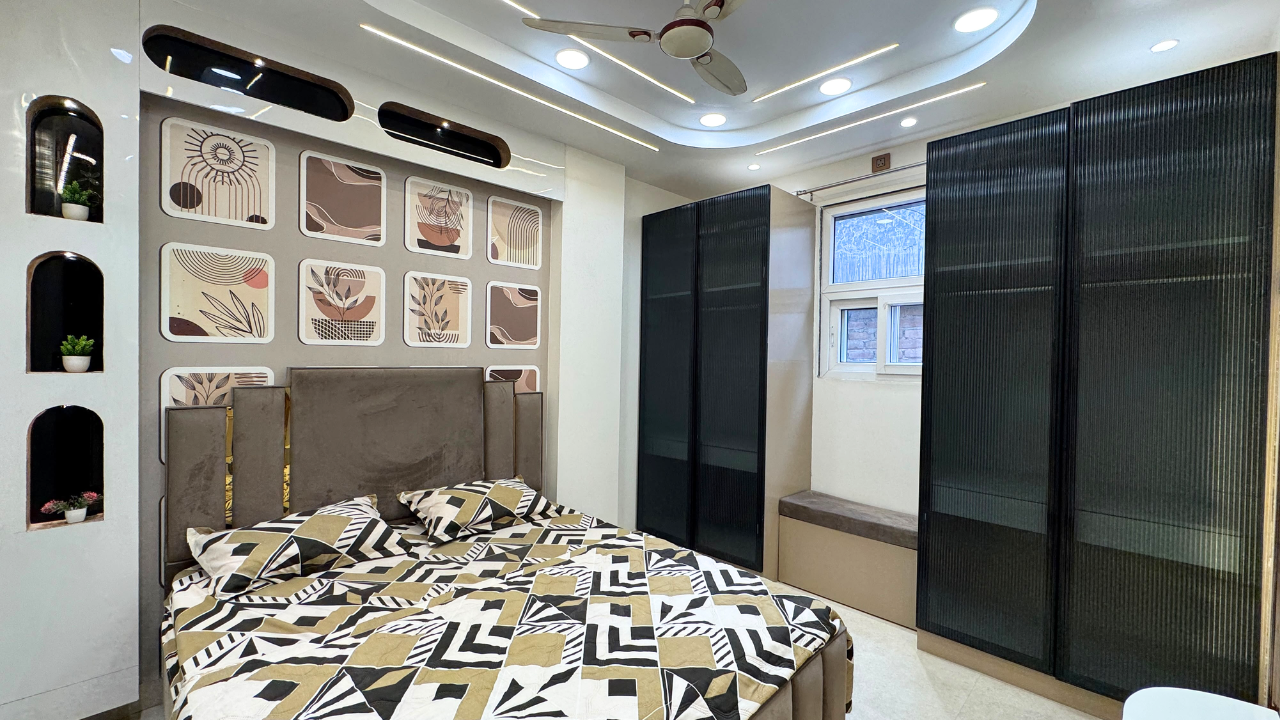 3 BHK Flat in Mansa Ram Park Near Dwarka Mor Metro