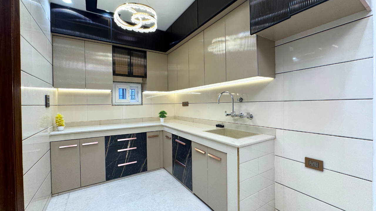 3 BHK Flat in Mansa Ram Park Near Dwarka Mor Metro
