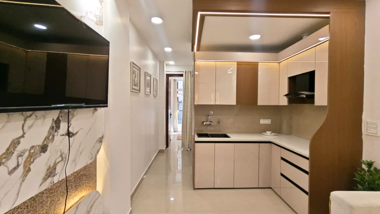 Spacious 2 BHK Flat in Vipin Garden Near Dwarka Mor Metro