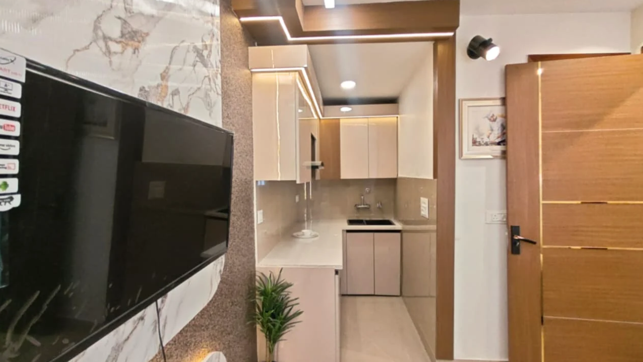 2 BHK Flat for Sale in Vipin Garden, Dwarka Mor, Delhi for ₹41 Lakh
