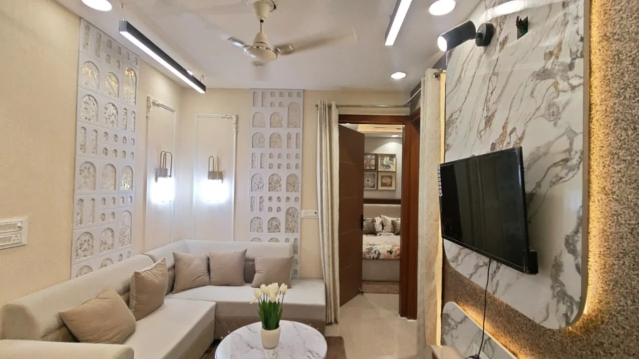 2 BHK Flat for Sale in Vipin Garden, Dwarka Mor, Delhi for ₹41 Lakh