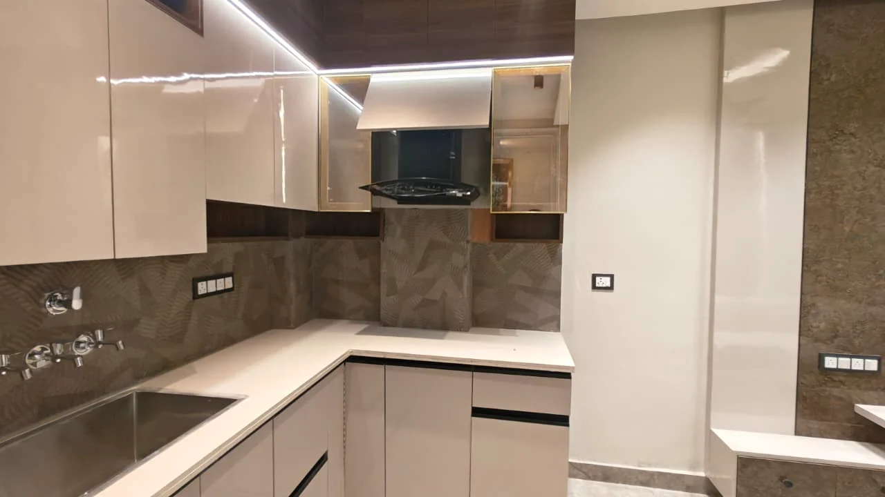 1 BHK Flat in Delhi for Sale | Newly Built Flat in Mohan Garden