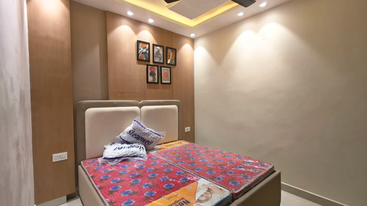 3BHK Semi-Furnished Flat for Sale in Mohan Garden, New Delhi